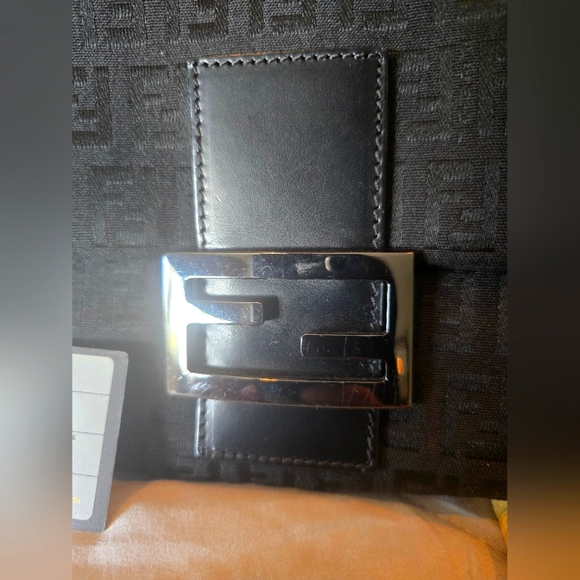 Fendi Mamma Baguette - Picture 3 of 16